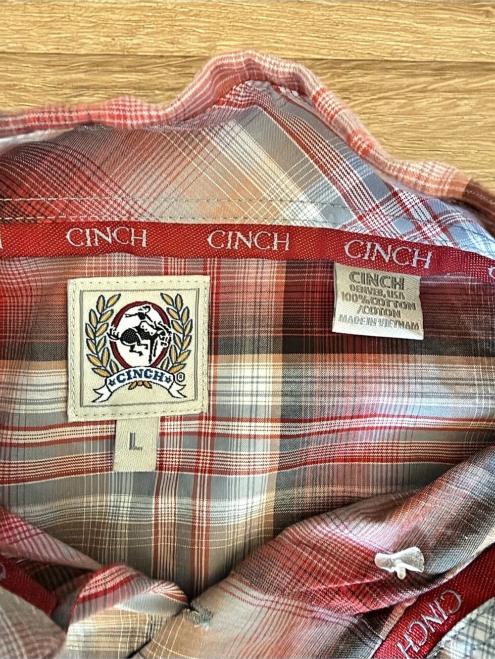 Cinch Plaid Snap-Front Shirt in Red & Gray Size Large - Picture 3 of 4
